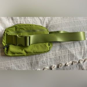 COPY - COPY - Nylon belt bag green